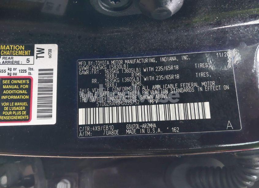 Photo 9 of 2021 Toyota Highlander XLE (VIN 5TDGZRAH9MS039752)