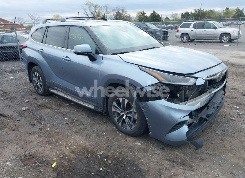 2021 Toyota Highlander XLE (VIN 5TDGZRAH9MS085663) main photo