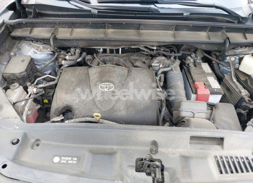 Photo 10 of 2021 Toyota Highlander XLE (VIN 5TDGZRAH9MS085663)