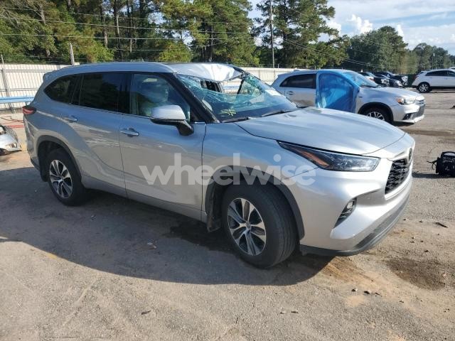 Photo 5 of 2022 TOYOTA HIGHLANDER XLE (VIN 5TDGZRAH9NS126293)