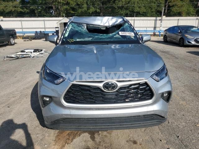 Photo 6 of 2022 TOYOTA HIGHLANDER XLE (VIN 5TDGZRAH9NS126293)