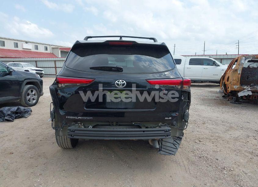 Photo 17 of 2022 Toyota Highlander XLE (VIN 5TDGZRAH9NS135673)
