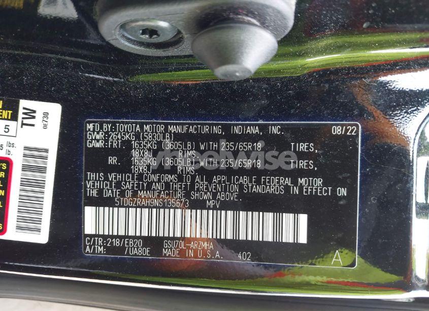 Photo 9 of 2022 Toyota Highlander XLE (VIN 5TDGZRAH9NS135673)