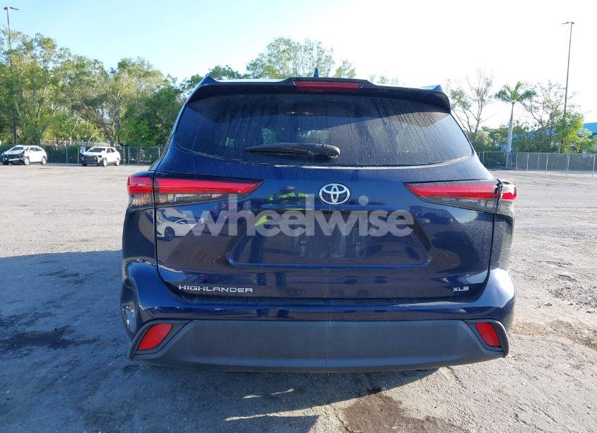 Photo 16 of 2022 Toyota Highlander XLE (VIN 5TDGZRAH9NS541050)