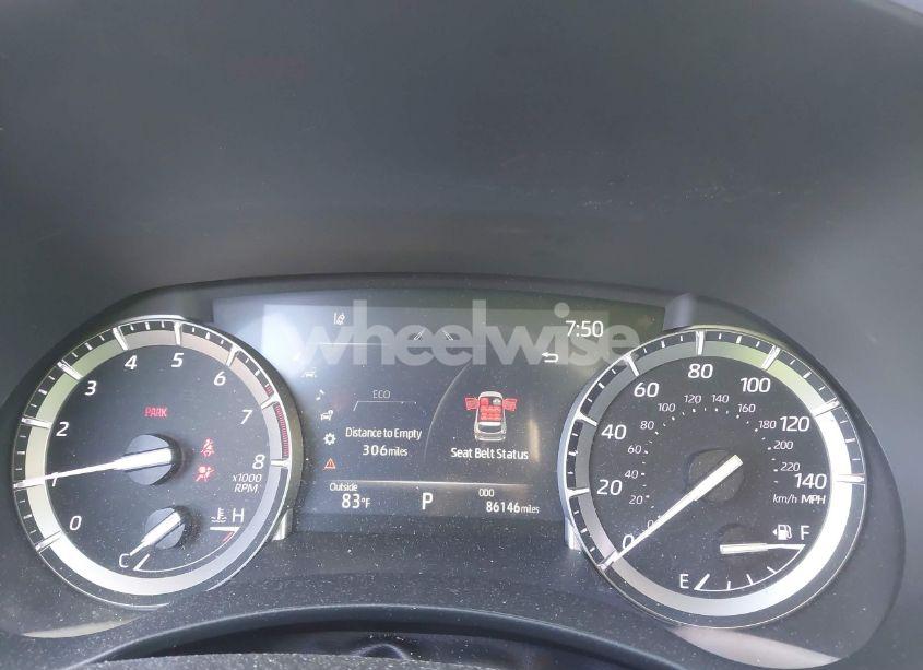 Photo 7 of 2022 Toyota Highlander XLE (VIN 5TDGZRAH9NS541050)