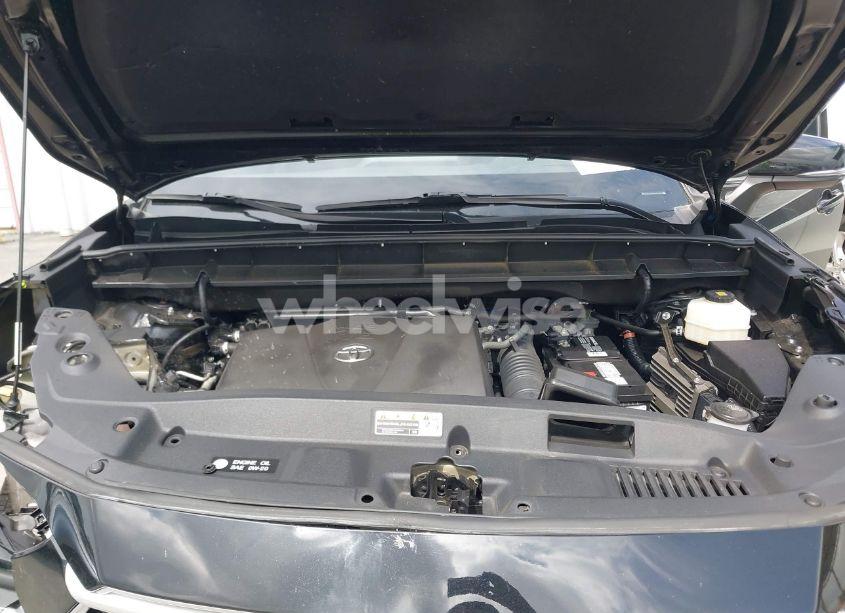 Photo 10 of 2022 Toyota Highlander XLE (VIN 5TDGZRAH9NS544837)