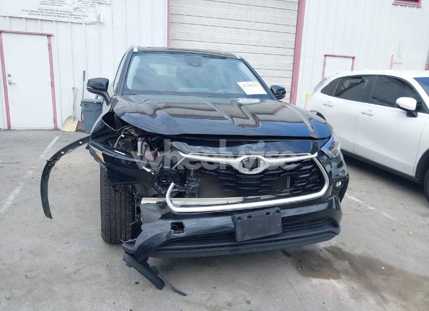 Photo 12 of 2022 Toyota Highlander XLE (VIN 5TDGZRAH9NS544837)