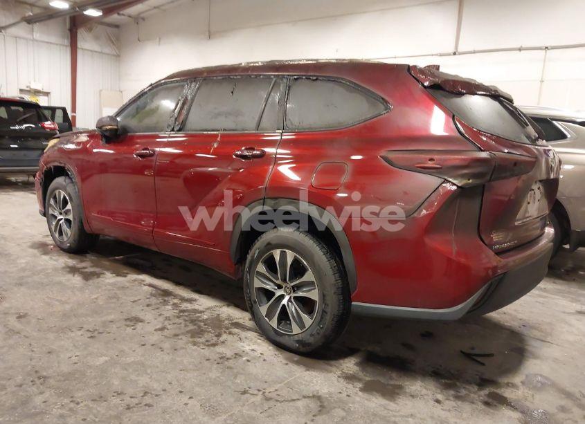 Photo 3 of 2020 Toyota Highlander XLE (VIN 5TDGZRAHXLS506904)
