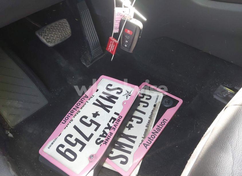 Photo 11 of 2021 Toyota Highlander XLE (VIN 5TDGZRAHXMS538009)