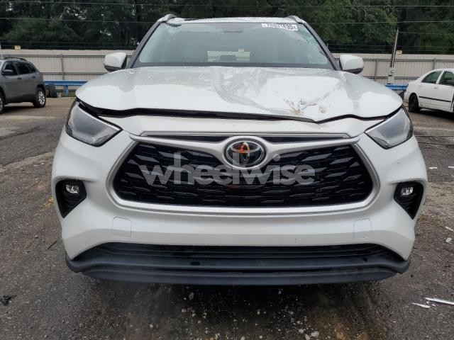 Photo 11 of 2022 TOYOTA HIGHLANDER XLE (VIN 5TDGZRAHXNS094356)