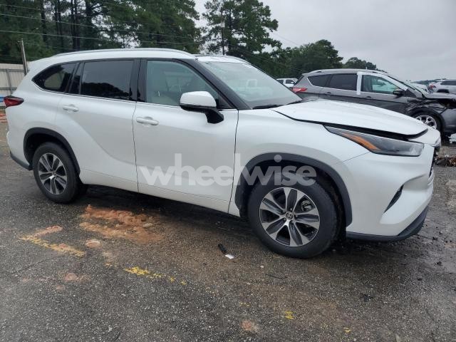 Photo 12 of 2022 TOYOTA HIGHLANDER XLE (VIN 5TDGZRAHXNS094356)