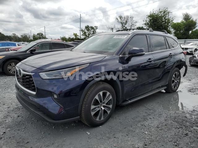 Photo 12 of 2022 TOYOTA HIGHLANDER XLE (VIN 5TDGZRAHXNS541493)