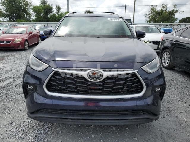 Photo 8 of 2022 TOYOTA HIGHLANDER XLE (VIN 5TDGZRAHXNS541493)