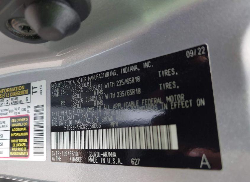 Photo 9 of 2022 Toyota Highlander XLE (VIN 5TDGZRAHXNS558066)