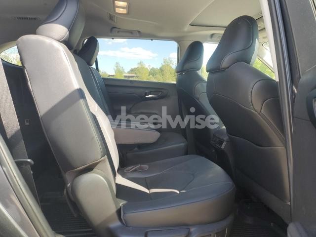 Photo 14 of 2020 TOYOTA HIGHLANDER XLE (VIN 5TDGZRBH0LS027308)