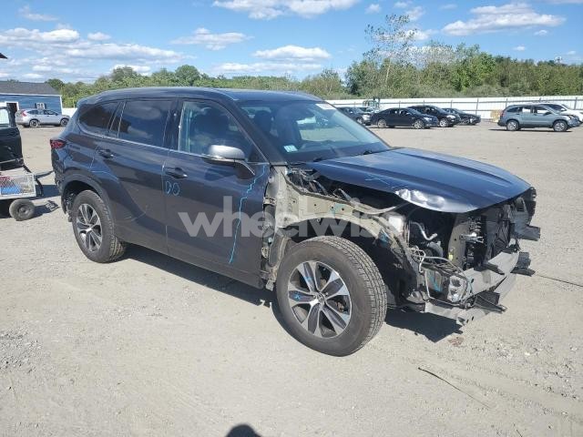 Photo 6 of 2020 TOYOTA HIGHLANDER XLE (VIN 5TDGZRBH0LS027308)