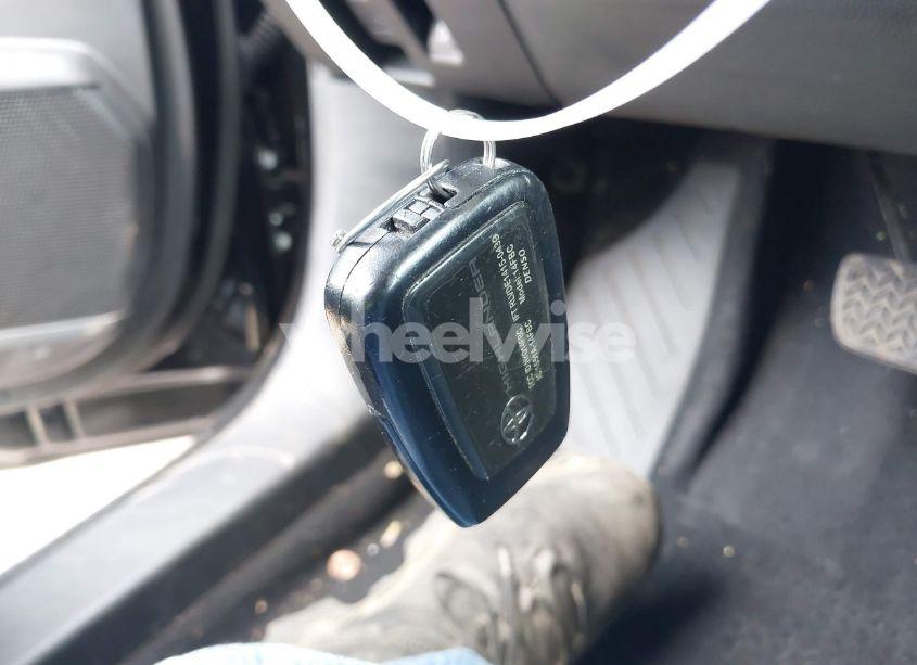 Photo 11 of 2020 Toyota Highlander XLE (VIN 5TDGZRBH0LS037336)