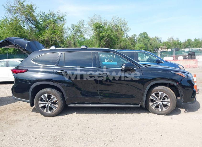 Photo 14 of 2020 Toyota Highlander XLE (VIN 5TDGZRBH0LS037336)