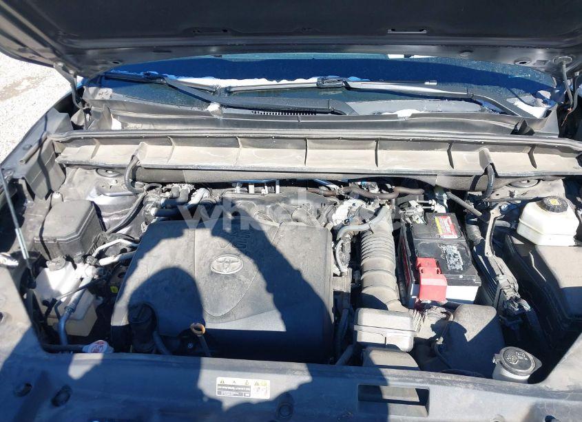 Photo 10 of 2021 Toyota Highlander XLE (VIN 5TDGZRBH0MS097540)