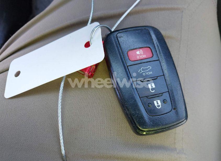 Photo 11 of 2021 Toyota Highlander XLE (VIN 5TDGZRBH0MS097540)