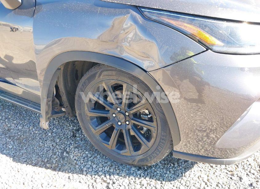 Photo 6 of 2021 Toyota Highlander XLE (VIN 5TDGZRBH0MS097540)