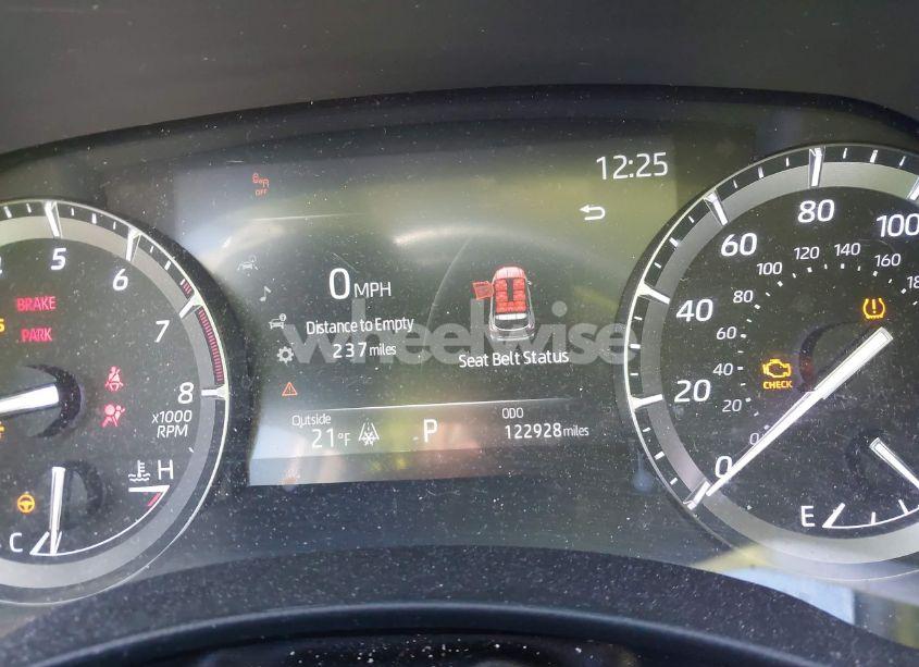 Photo 7 of 2021 Toyota Highlander XLE (VIN 5TDGZRBH0MS097540)