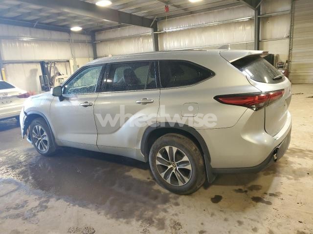 Photo 13 of 2021 TOYOTA HIGHLANDER XLE (VIN 5TDGZRBH0MS141049)