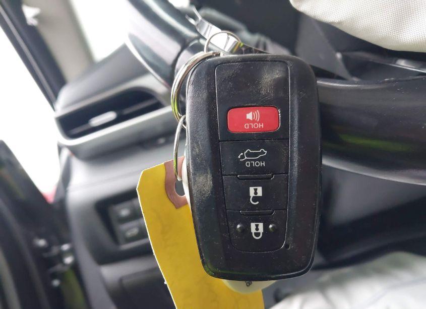 Photo 11 of 2021 Toyota Highlander XLE (VIN 5TDGZRBH0MS524554)