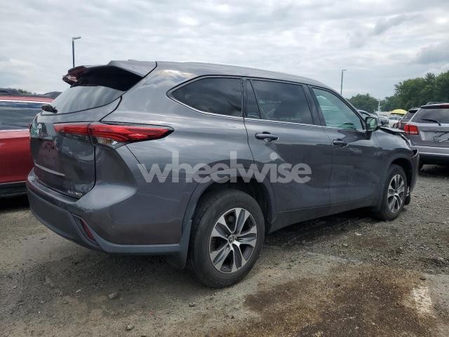 2022 TOYOTA HIGHLANDER XLE (VIN 5TDGZRBH0NS169760) main photo