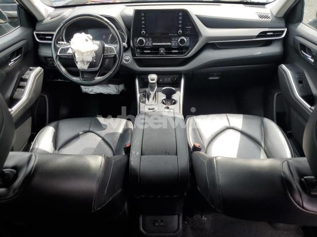 Photo 6 of 2022 TOYOTA HIGHLANDER XLE (VIN 5TDGZRBH0NS169760)