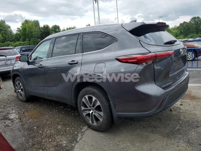 Photo 8 of 2022 TOYOTA HIGHLANDER XLE (VIN 5TDGZRBH0NS169760)