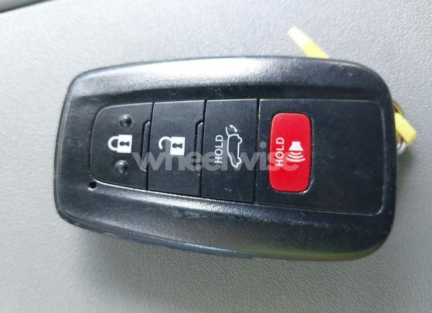 Photo 11 of 2022 Toyota Highlander XLE (VIN 5TDGZRBH0NS208895)