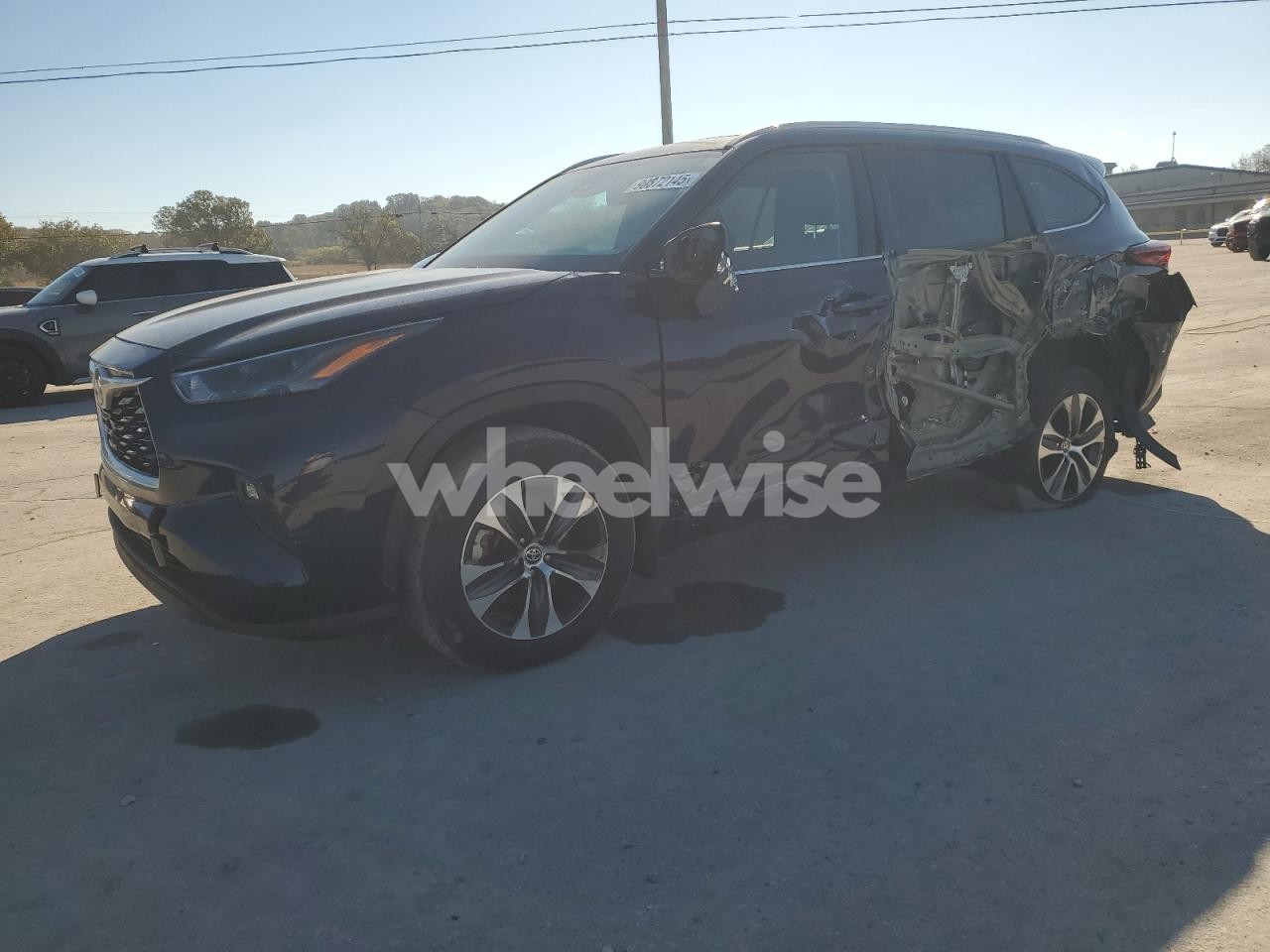 2022 TOYOTA HIGHLANDER XLE (VIN 5TDGZRBH0NS571651) main photo