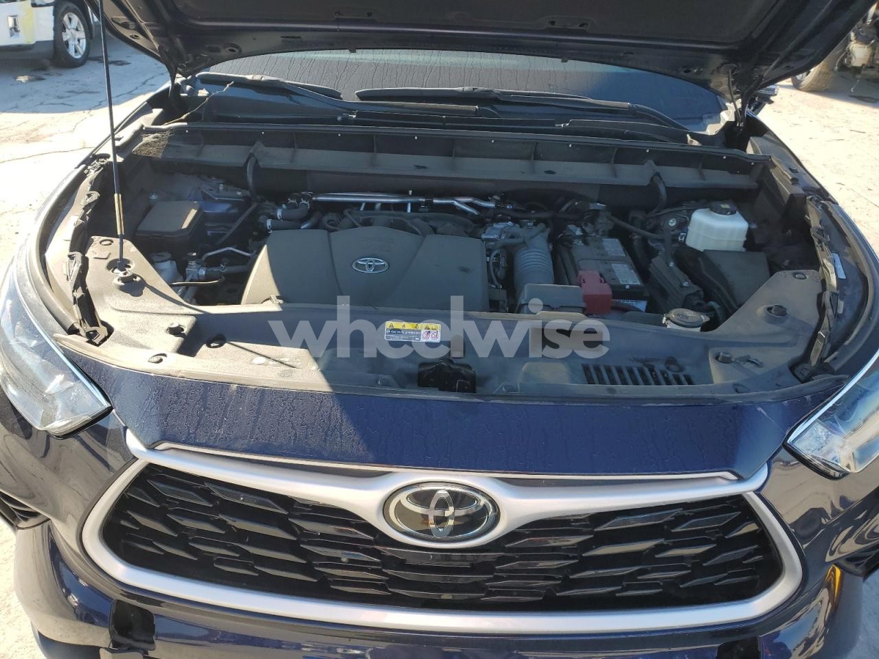 Photo 12 of 2022 TOYOTA HIGHLANDER XLE (VIN 5TDGZRBH0NS571651)