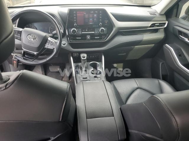 Photo 13 of 2020 TOYOTA HIGHLANDER XLE (VIN 5TDGZRBH1LS010274)