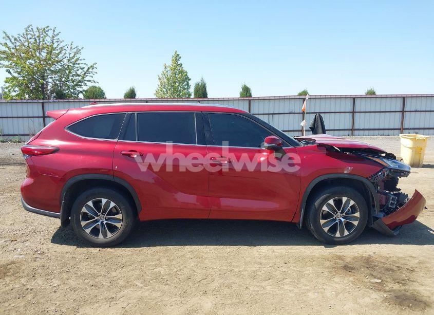 Photo 13 of 2020 Toyota Highlander XLE (VIN 5TDGZRBH1LS024062)