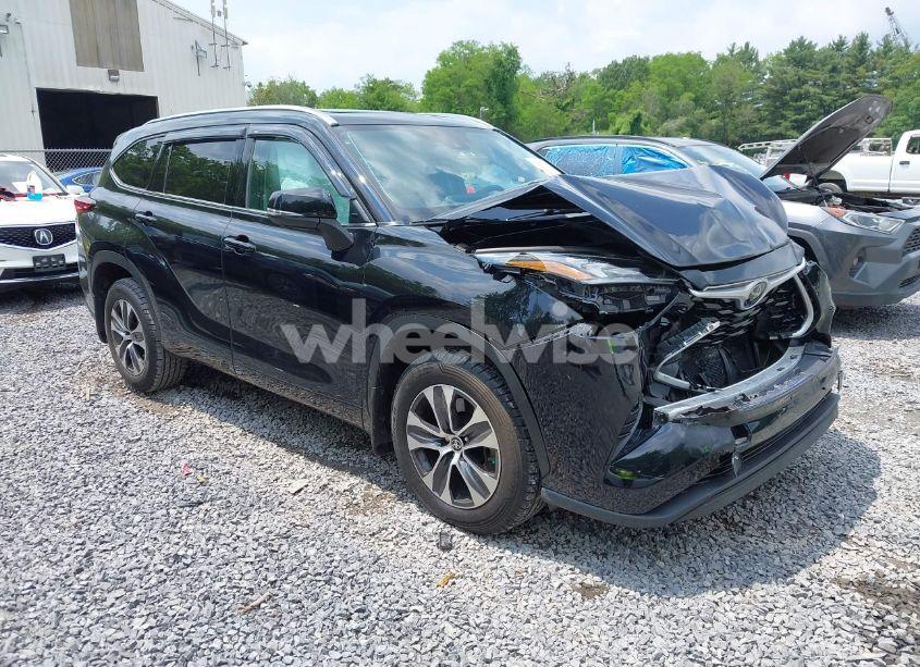 2020 Toyota Highlander XLE (VIN 5TDGZRBH1LS029696) main photo