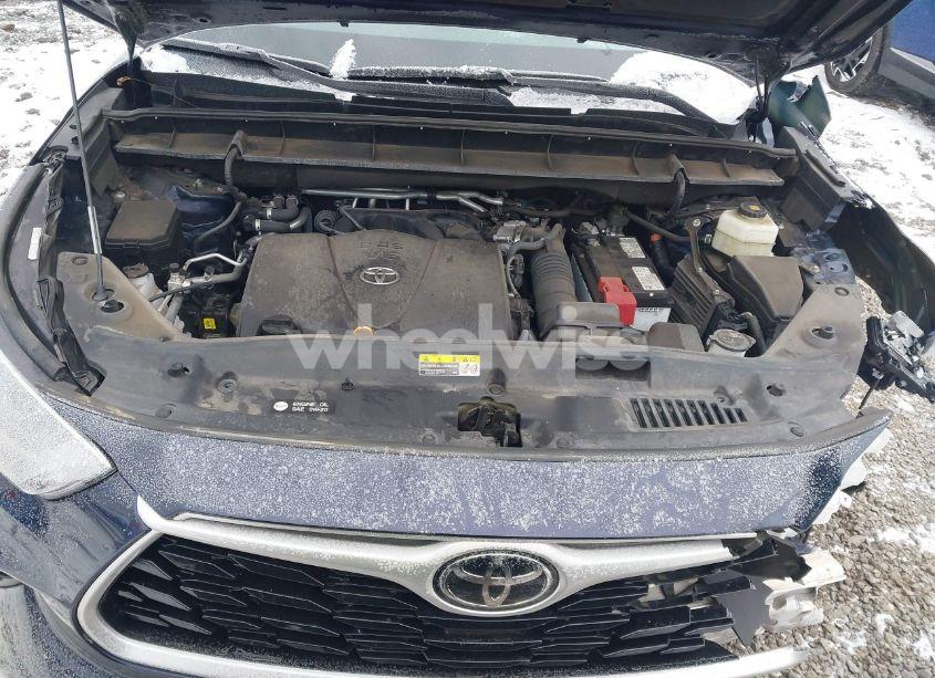 Photo 10 of 2021 Toyota Highlander XLE (VIN 5TDGZRBH1MS142551)