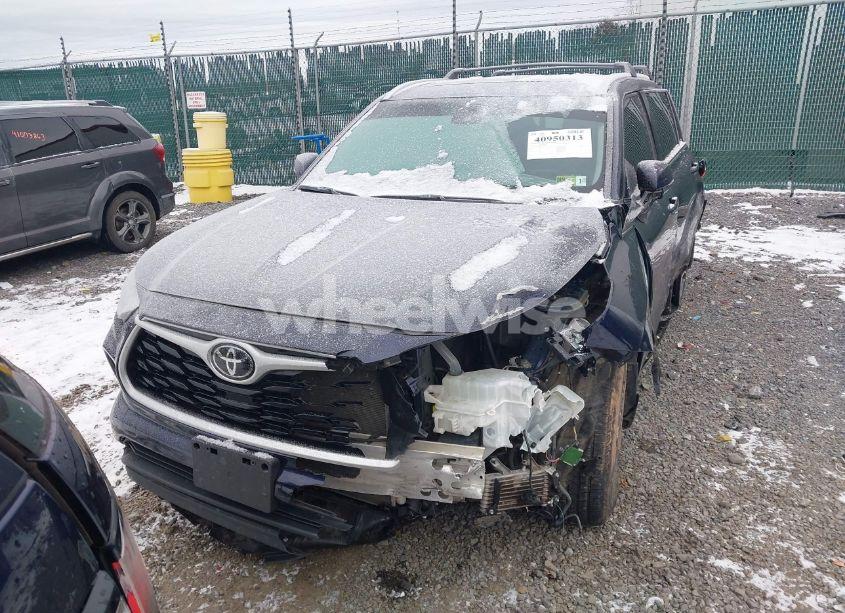 Photo 12 of 2021 Toyota Highlander XLE (VIN 5TDGZRBH1MS142551)