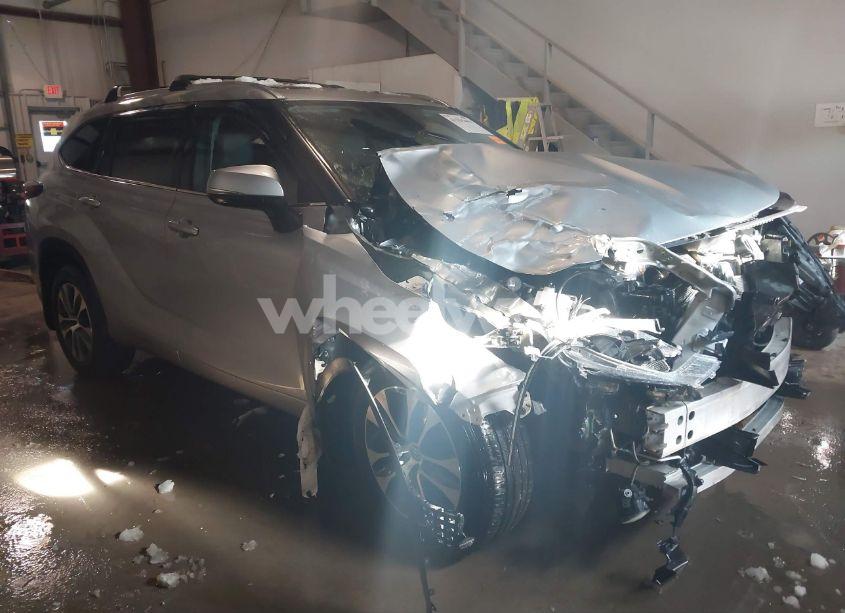 2021 Toyota Highlander XLE (VIN 5TDGZRBH1MS150083) main photo