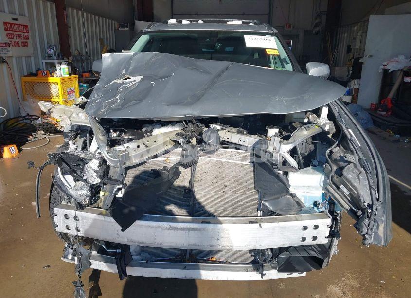 Photo 6 of 2021 Toyota Highlander XLE (VIN 5TDGZRBH1MS150083)