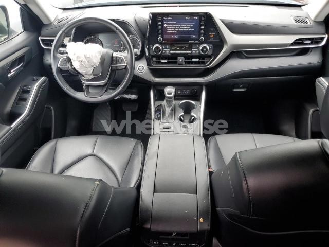 Photo 9 of 2022 TOYOTA HIGHLANDER XLE (VIN 5TDGZRBH1NS172196)