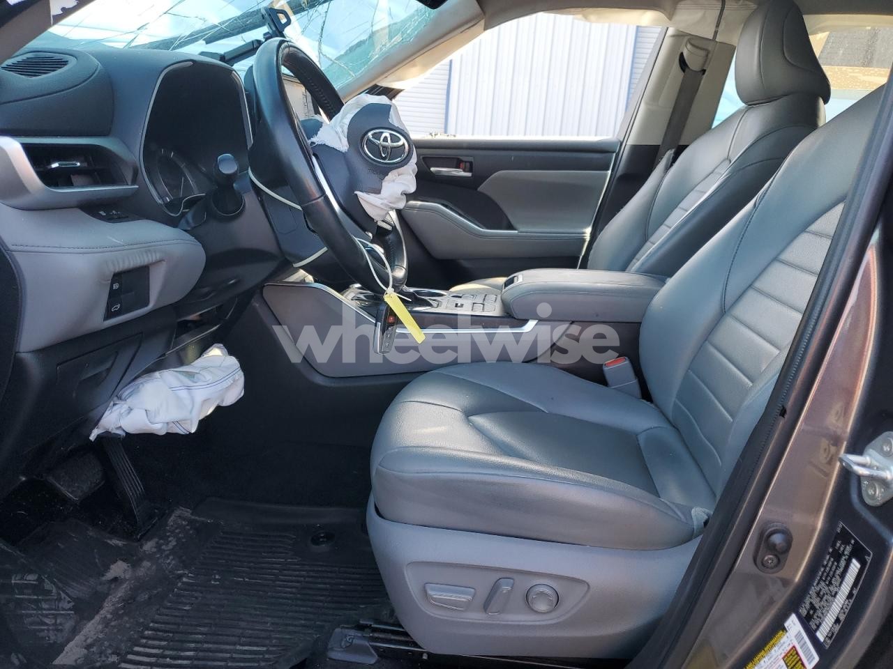 Photo 7 of 2022 TOYOTA HIGHLANDER XLE (VIN 5TDGZRBH1NS206265)