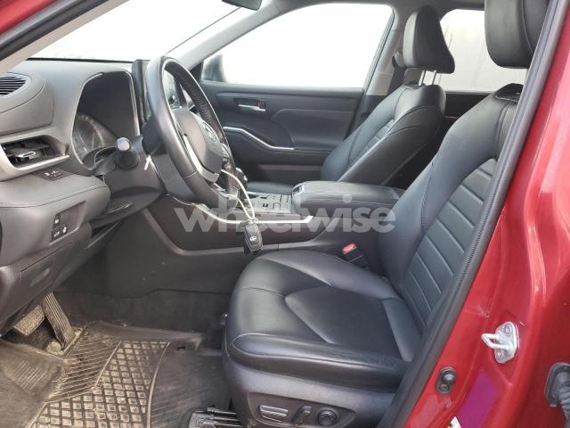 Photo 4 of 2022 TOYOTA HIGHLANDER XLE (VIN 5TDGZRBH1NS562277)