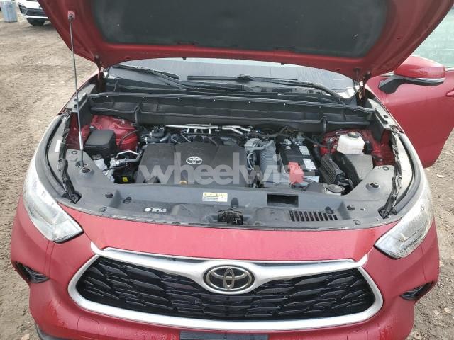 Photo 6 of 2022 TOYOTA HIGHLANDER XLE (VIN 5TDGZRBH1NS562277)