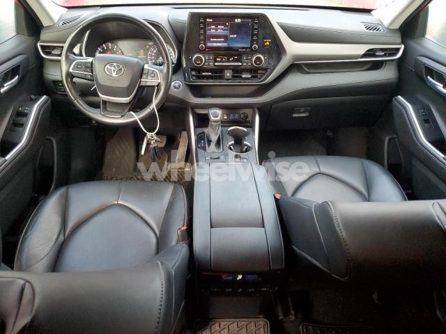 Photo 9 of 2022 TOYOTA HIGHLANDER XLE (VIN 5TDGZRBH1NS562277)
