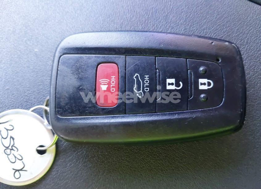 Photo 11 of 2022 Toyota Highlander XLE (VIN 5TDGZRBH1NS568368)