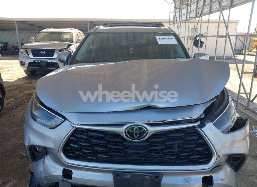 Photo 12 of 2022 Toyota Highlander XLE (VIN 5TDGZRBH1NS568368)