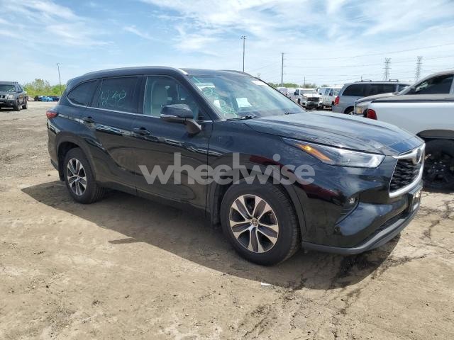 Photo 10 of 2022 TOYOTA HIGHLANDER XLE (VIN 5TDGZRBH1NS570024)