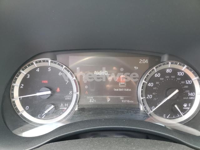 Photo 2 of 2022 TOYOTA HIGHLANDER XLE (VIN 5TDGZRBH1NS570024)